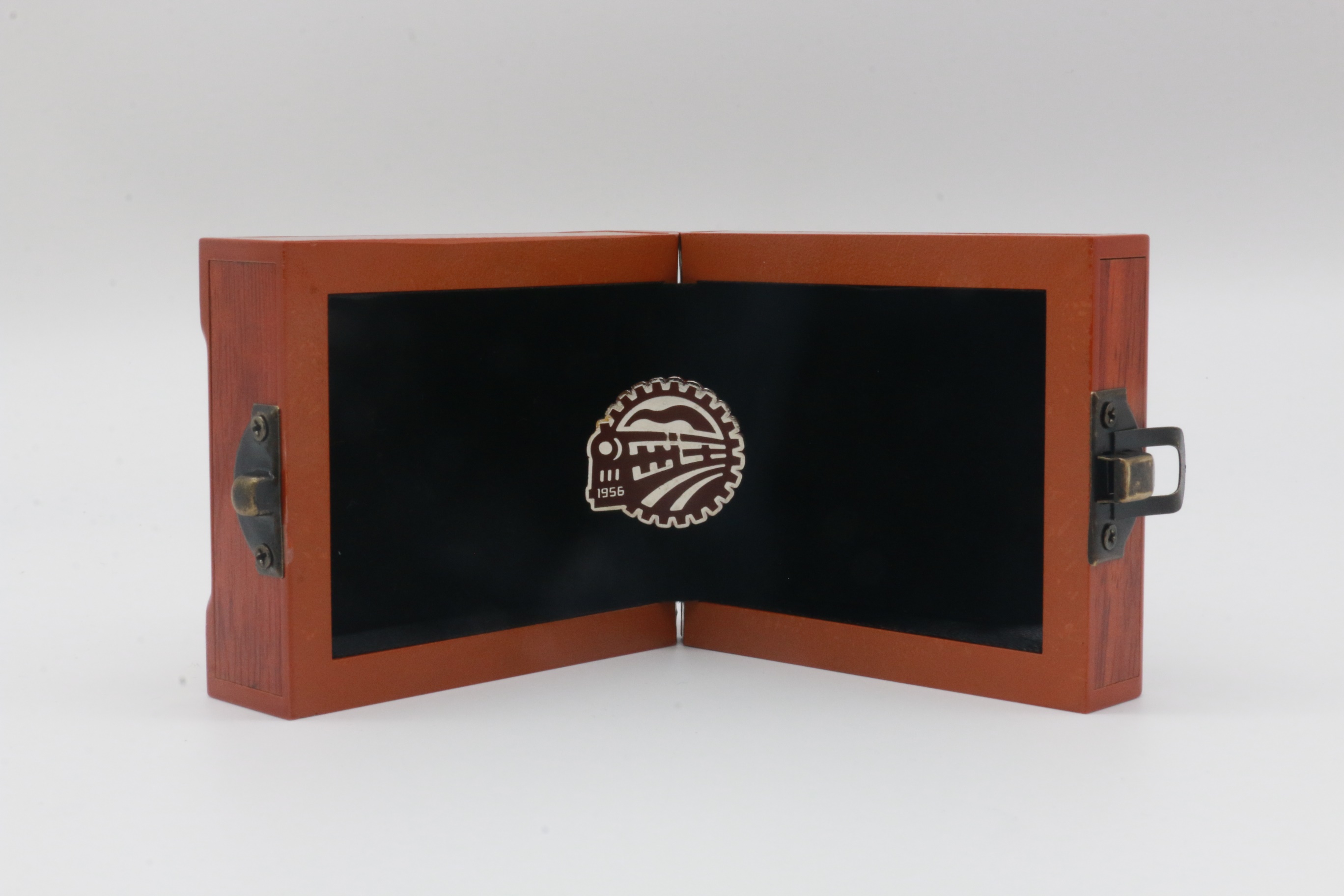 徽章-金属西迁木盒装