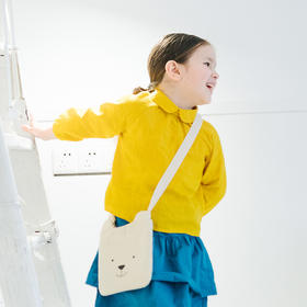 我的窗边住着春天