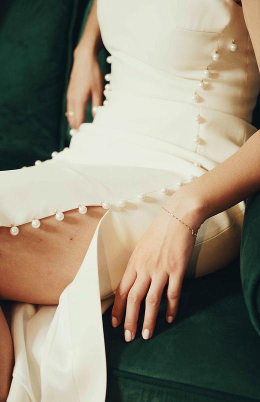 AtelierMissLu / Dominic-白色珍珠开衩连身裙 商品图0