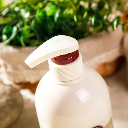 【门店直发】韩国所望牛奶嫩白滋润经典香氛润肤乳500ml /沐浴露750ml 商品图3