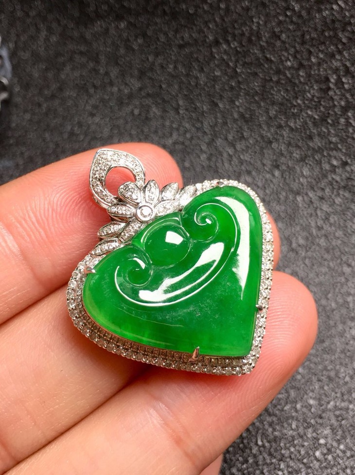 【z3747】翡翠18k金镶冰种如意头吊坠