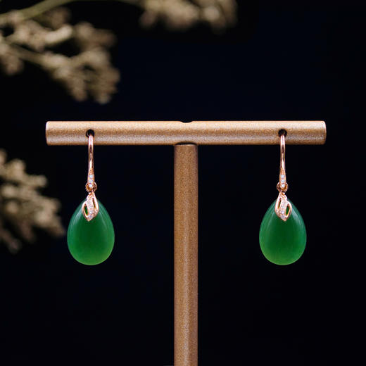18K玫瑰金和田玉（碧玉）镶钻水滴耳饰--青翠欲滴   / 单面水滴 10*15mm / 总长27mm / 菠菜绿 商品图0