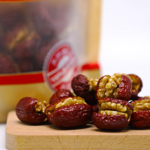 红枣夹核桃仁 陇南成县特产 颗颗精选 美味健康 补气益脑 越吃越香 露营必备 两件包邮 商品图2