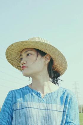 #绽放女孩#拔草的喵