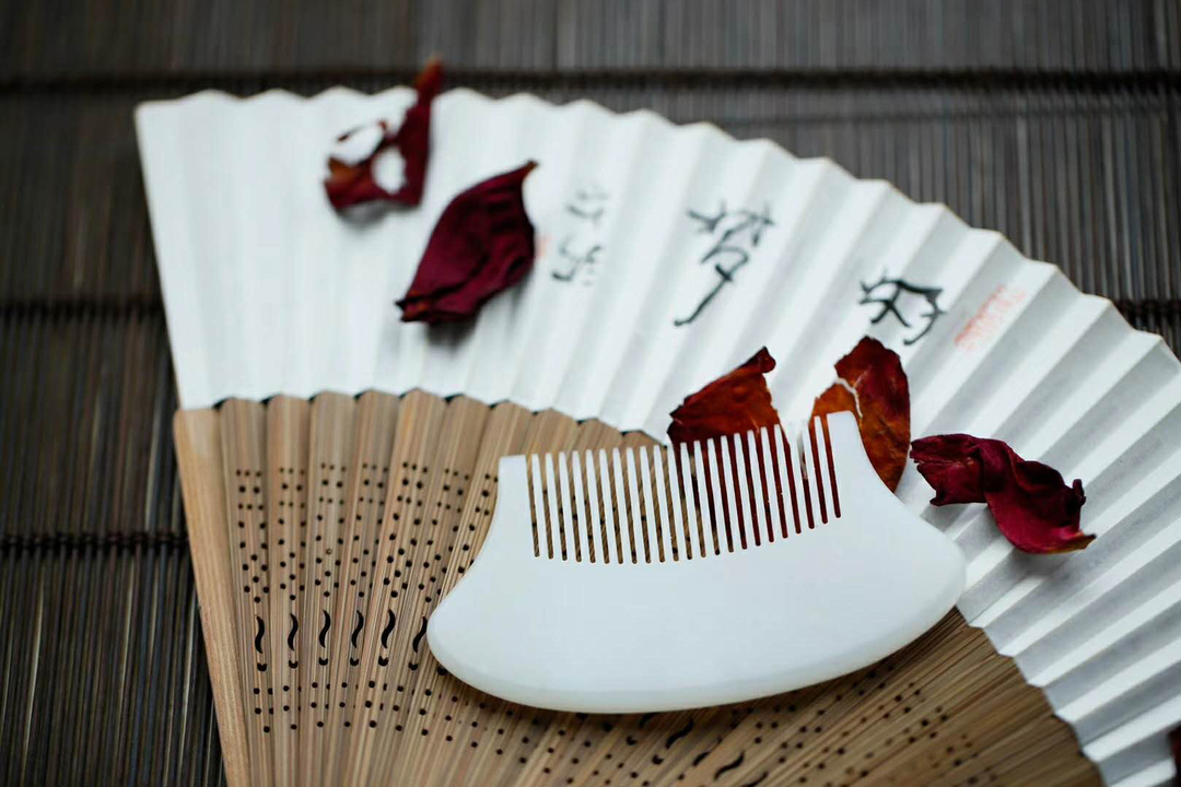 和田玉（羊脂玉）梳子