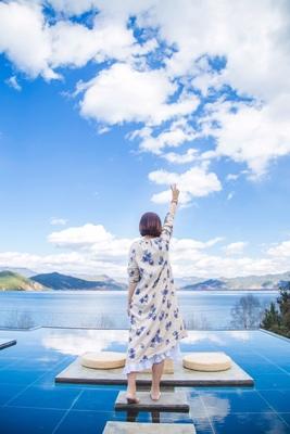 #绽放女孩#美美的背影