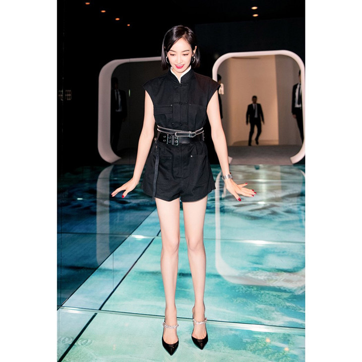 ths-限时 怎能缺少兼具硬朗与性感的bing~j-c镶钻尖头高跟鞋3色入 黑