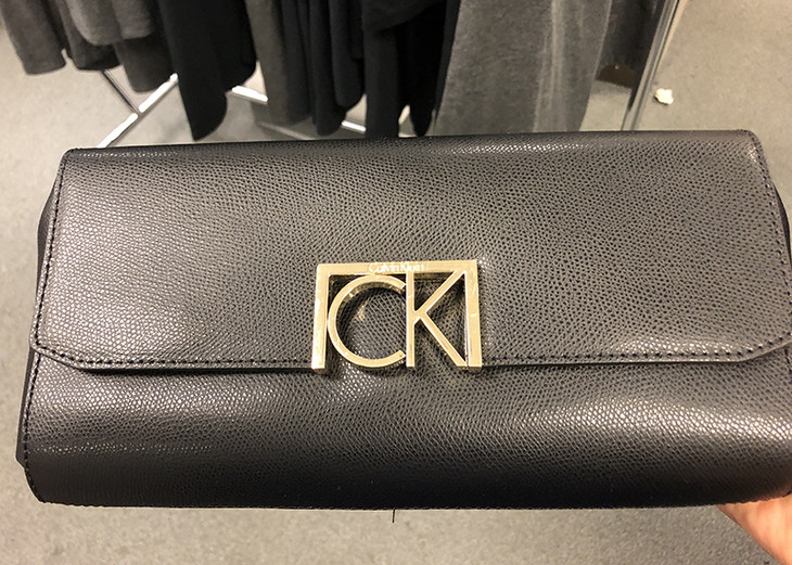 国内现货 calvin klein/ck 女士简约时尚纯色ck字母手拿包