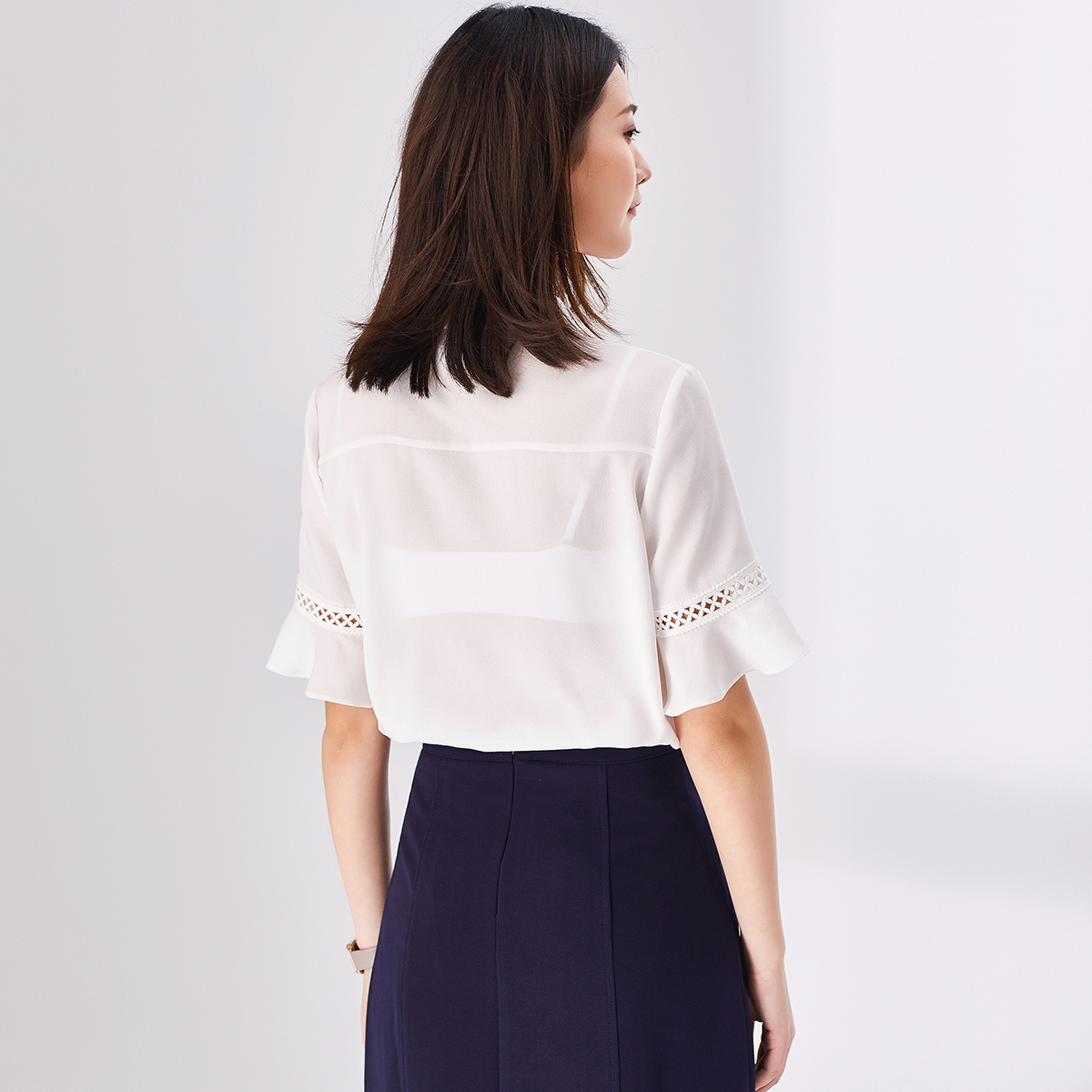 法曼斯女简约通勤宽松喇叭袖四分袖衬衫【员工内购,不退不换】