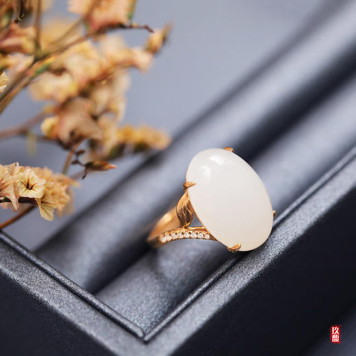 18K玫瑰金和田玉（白玉）镶钻戒指--叶舞  / 蛋面13*18mm（戒圈请备注留言） 商品图0