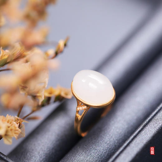 18K玫瑰金和田玉（白玉）镶钻戒指  /蛋面10*14mm（圈口请备注留言） 商品图0