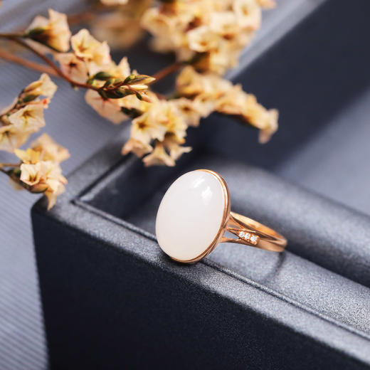 18K玫瑰金和田玉（白玉）镶钻戒指--一心一意  / 蛋面10*14mm（圈口请备注留言） 商品图2