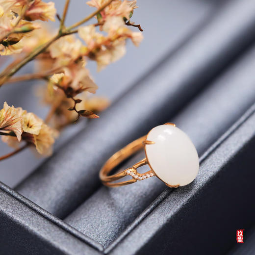18K玫瑰金和田玉（白玉）镶钻戒指  /蛋面 10*14mm（圈口请备注留言） 商品图0