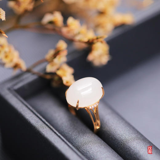 18K玫瑰金和田玉（白玉）镶钻戒指--亭亭玉立  / 蛋面12*16mm（圈口请备注留言） 商品图0