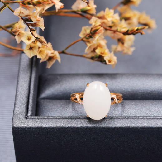18K玫瑰金和田玉（白玉）镶钻戒指  /蛋面 10*14mm（圈口请备注留言） 商品图1