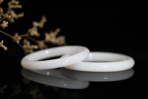 和田玉（羊脂玉）手镯--美人镯（细圆条/直径8-10mm） 商品图2