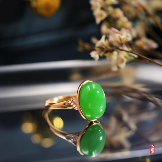 18K玫瑰金和田玉（碧玉）镶钻戒指-- / 蛋面 10*14 mm / 苹果绿（戒圈请备注留言） 商品图1