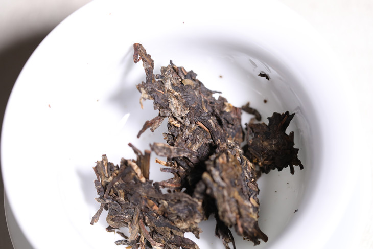 澜沧古茶2015年兰香金砖1000g景迈山古树普洱生茶