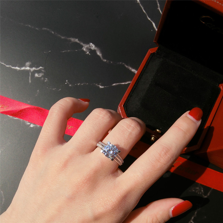 编码caj58168,卡地亚牛角2克拉钻戒