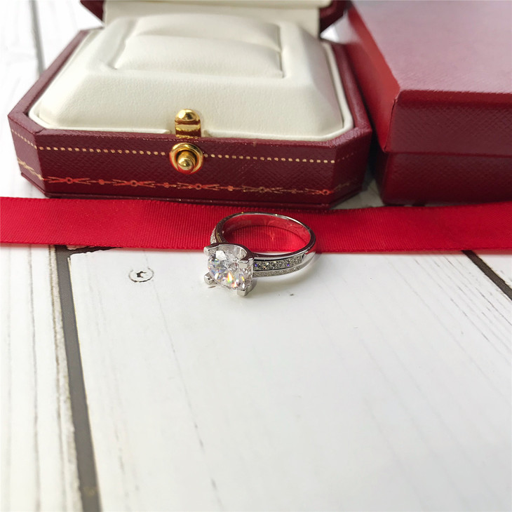 编码caj58168,卡地亚牛角2克拉钻戒