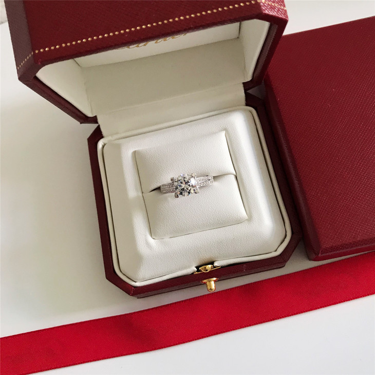 编码caj58168,卡地亚牛角2克拉钻戒