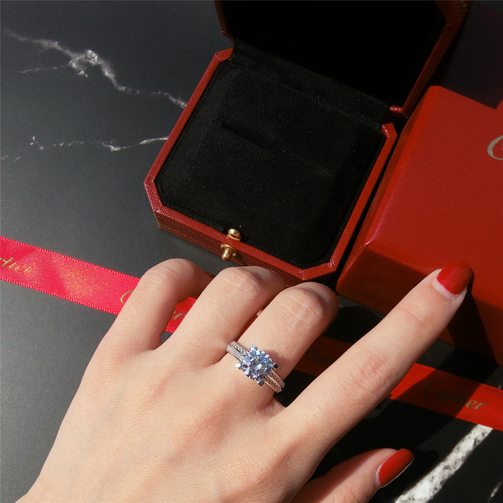 编码caj58168,卡地亚牛角2克拉钻戒