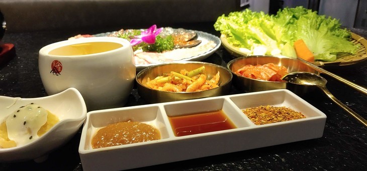 万虹广场合利家炭火烤肉【118元】5~6人烤肉套餐 极品猪牛五拼好吃到