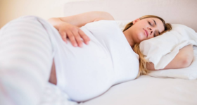 孕期晚睡，孕妇爱哭，胎儿易畸形流产！看完后才知道多后悔！