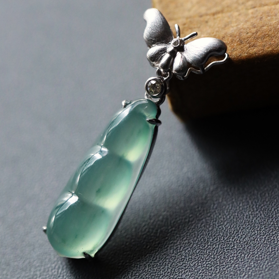 高冰种晴水翡翠福豆18k白金镶嵌