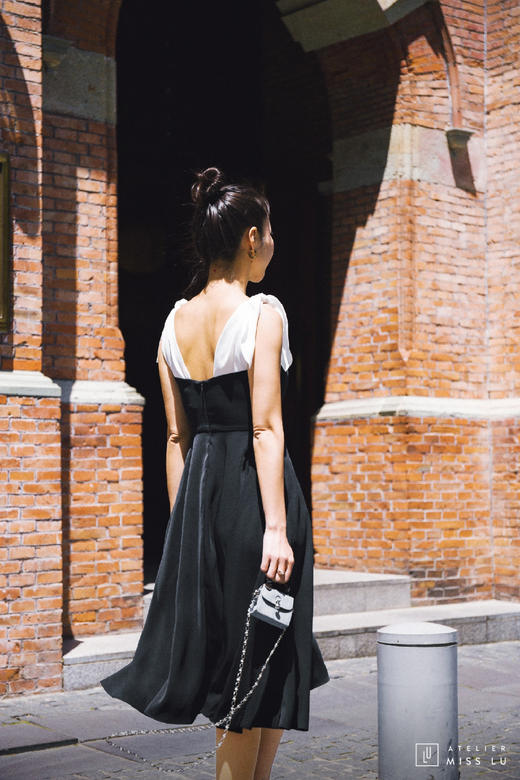 AtelierMissLu / Grace-藏青拼白蝴蝶结连身裙 商品图8