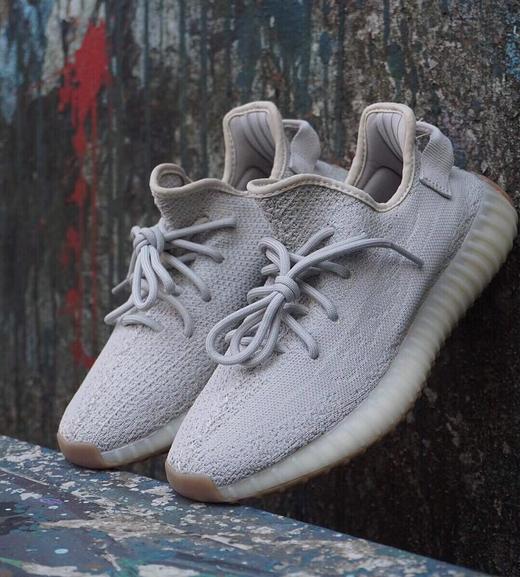 yeezy boost 350 v2 岁月总会洗去浮华,留下经典椰子350最耐看的配色