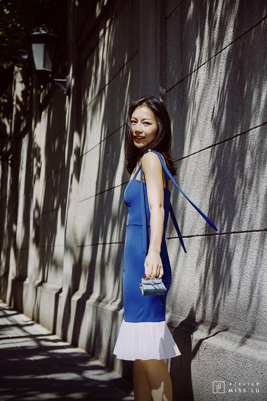 AtelierMissLu / Laure-皇家蓝珍珠飘带百褶拼接连身裙 商品图1