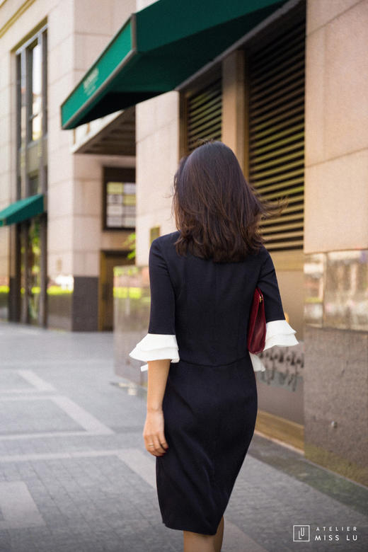 AtelierMissLu / Liz-藏青拼色荷叶边装饰连身裙 商品图3