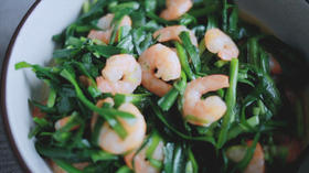 孕早期食谱 | 孕期吃什么补钙？试试韭菜炒虾仁，营养又美味