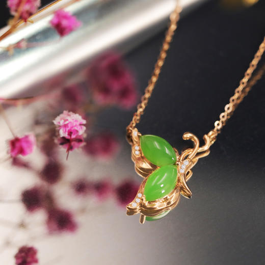 18K玫瑰金和田玉（碧玉）镶钻项链—翩翩蝶舞 苹果绿/马眼5*9mm/链长40+2cm 商品图1