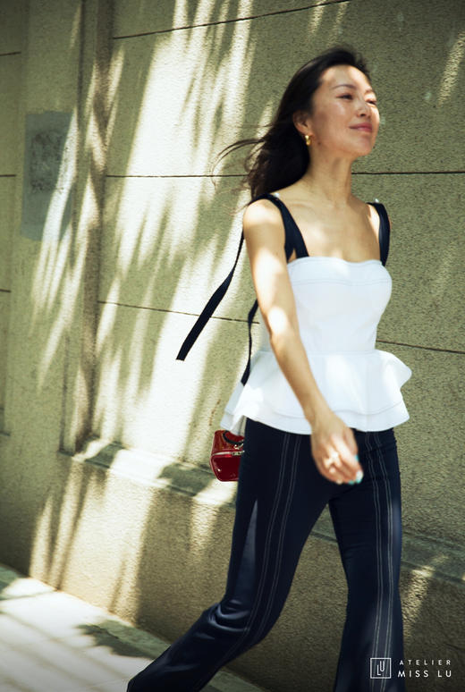 AtelierMissLu / Ivy-白色荷叶边飘带上衣 商品图0