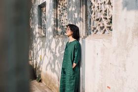 青色如风，天上下来个美妹妹