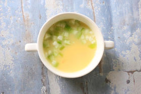 丝瓜干贝蒸蛋（滋阴补气、补锌、电解质）