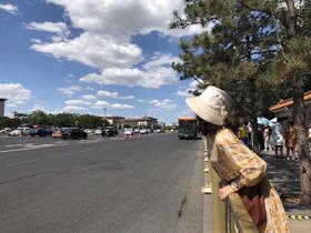 遇见不是因为巧合，而是因为缘定。