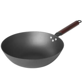 这口锅，轻薄却又能烹出美味的醇厚