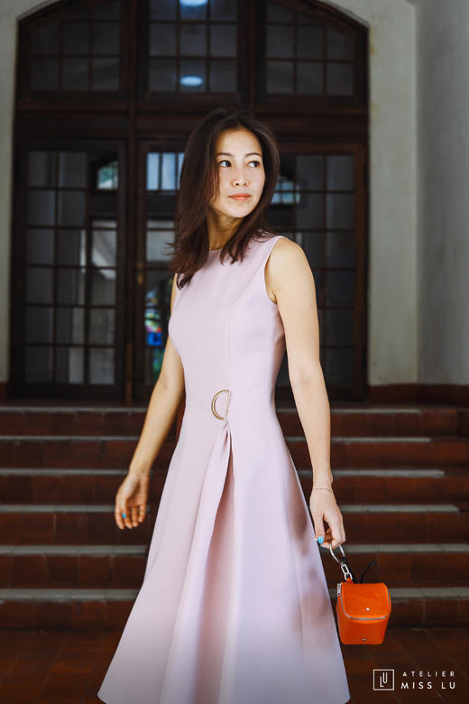 AtelierMissLu / Lidia-荔枝粉金属扣装饰连身裙 商品图3
