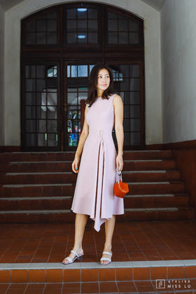 AtelierMissLu / Lidia-荔枝粉金属扣装饰连身裙