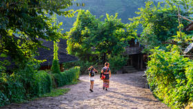 行走少数民族走廊，感受冬日暖阳