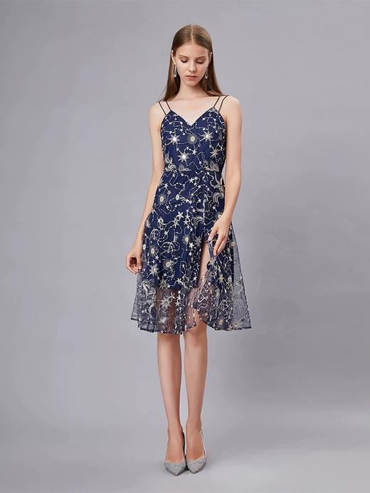 深蓝星空绣花双吊带开衩连衣裙 商品图1
