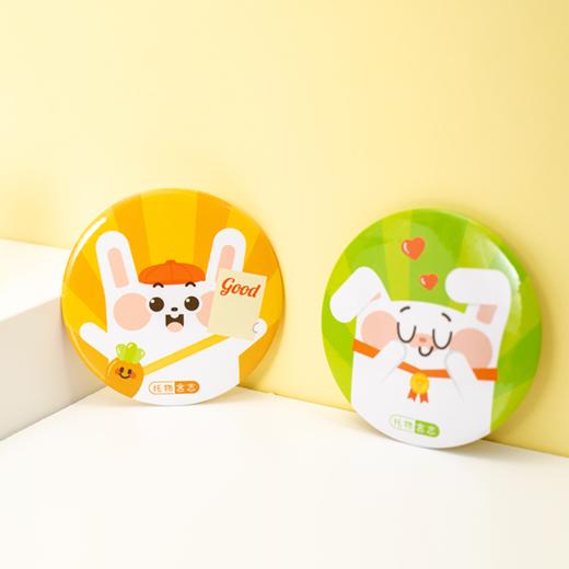 托比卡通胸章(六种图案/套)