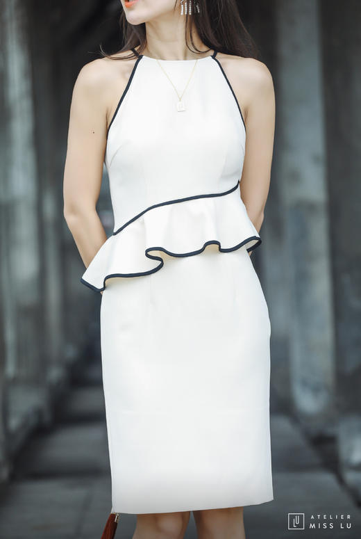 AtelierMissLu / Brenda-珍珠白荷叶边装饰挂脖连身裙 商品图1