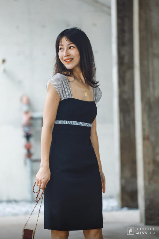 AtelierMissLu / Ashley-光泽黑拼纱肩部两穿连身裙 商品图7