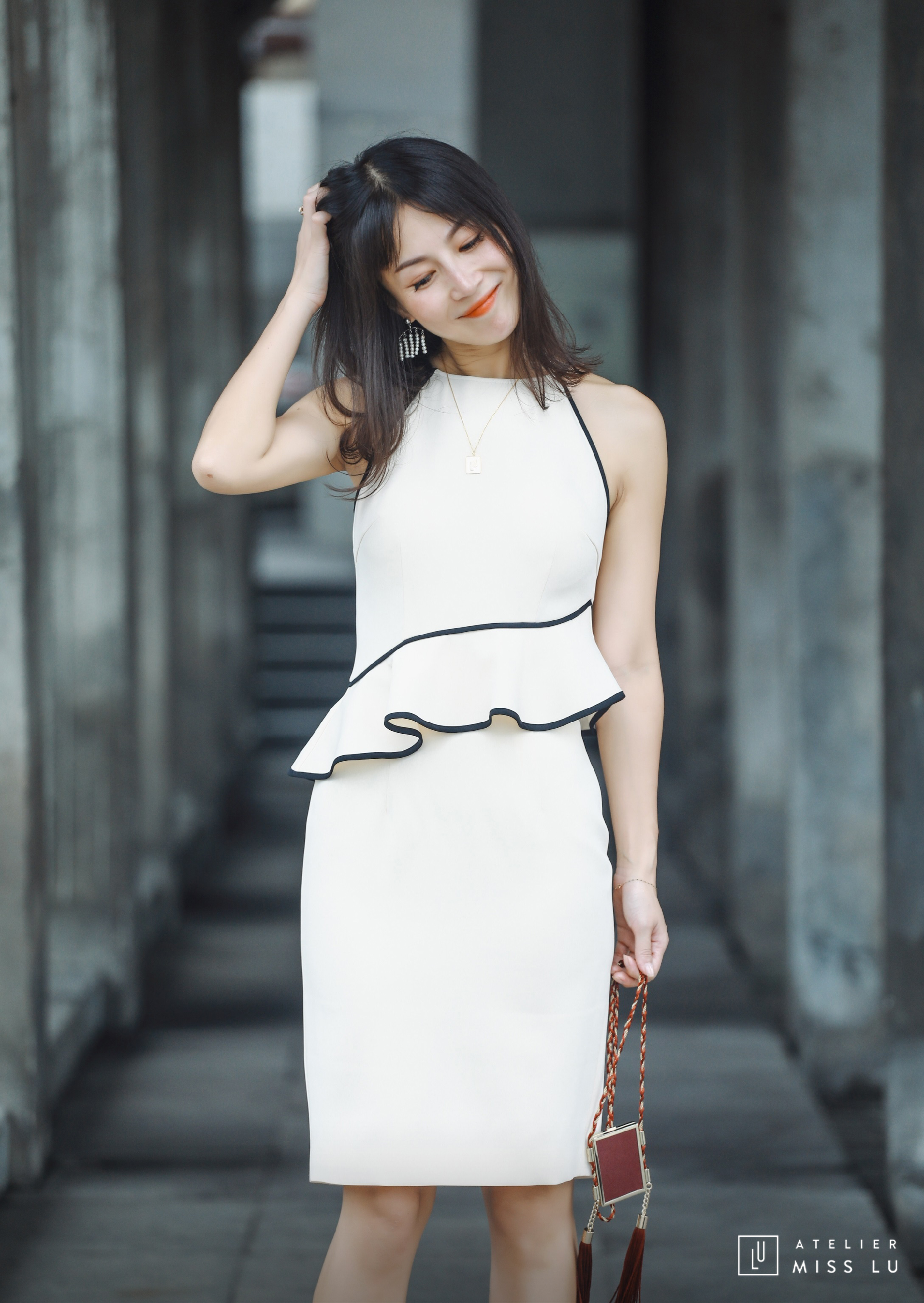 AtelierMissLu / Brenda-珍珠白荷叶边装饰挂脖连身裙