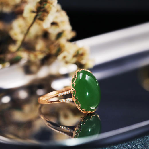18K玫瑰金和田玉（碧玉）镶钻戒指--花边戒    蛋面12*16mm / 阳绿  （戒圈请备注留言） 商品图2