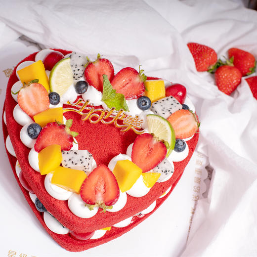 一见钟情-红丝绒心形鲜果蛋糕 商品图3